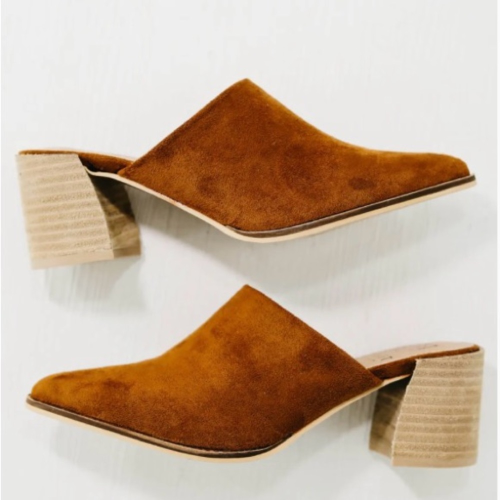 Beast Fashion Stephanie Mules (Size 7.5)